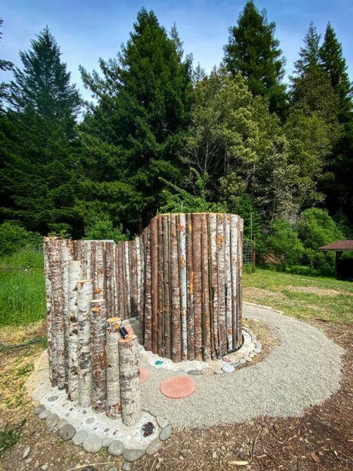 Apartament Little House In The Redwoods With A Hot Tub! Garberville Zewnętrze zdjęcie